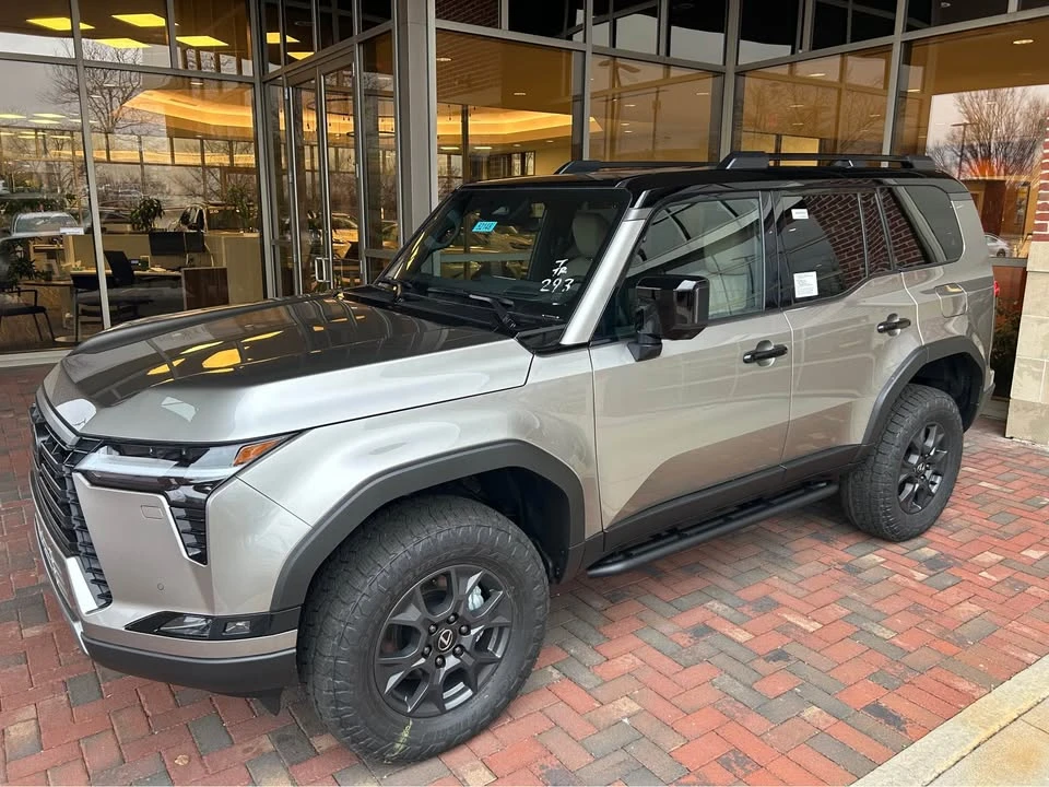 2025 Lexus GX 3rd Gen - Image 2 of 7