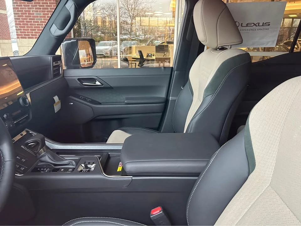 2025 Lexus GX 3rd Gen - Image 5 of 7
