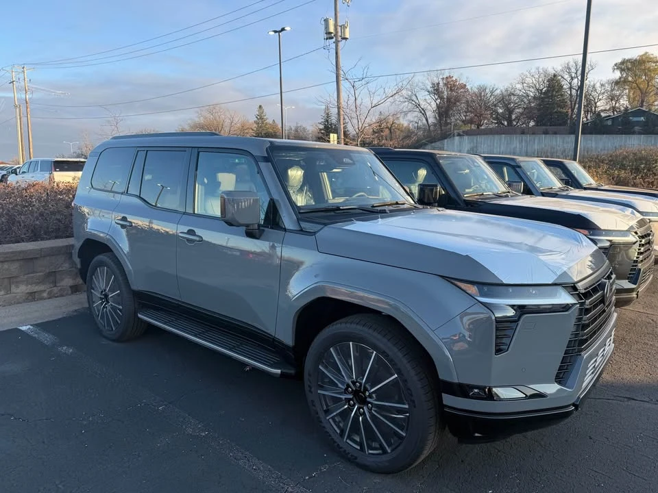 2025 Lexus GX 3rd Gen - Image 2 of 7