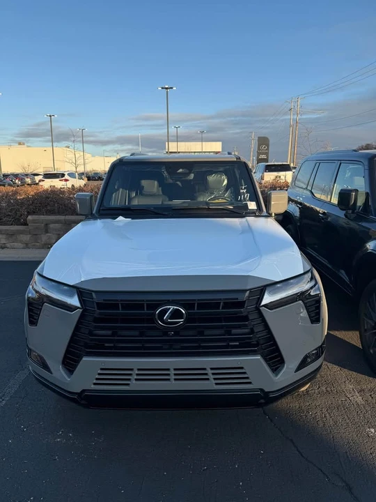 2025 Lexus GX 3rd Gen - Image 3 of 7