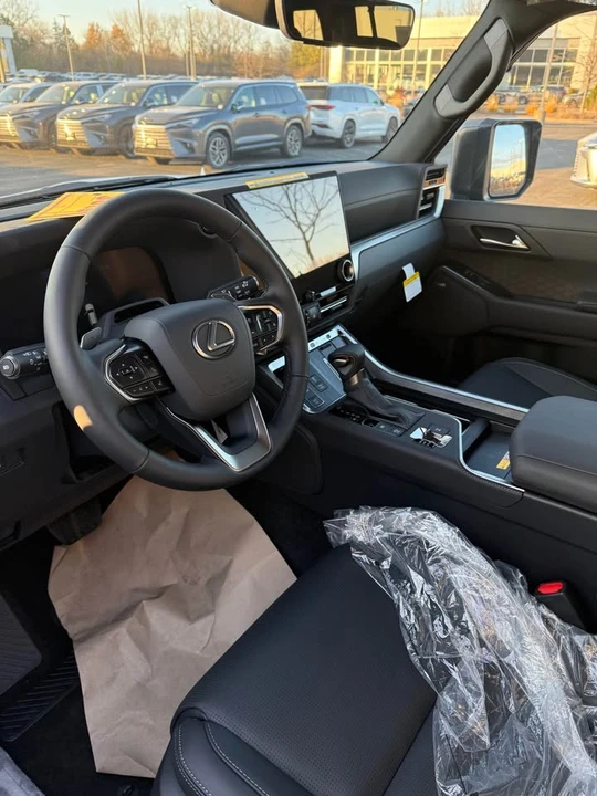 2025 Lexus GX 3rd Gen - Image 6 of 7