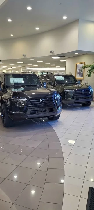 2025 Lexus GX 3rd Gen - Image 2 of 8