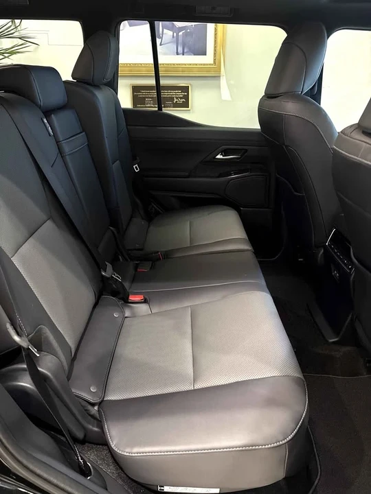 2025 Lexus GX 3rd Gen - Image 8 of 8