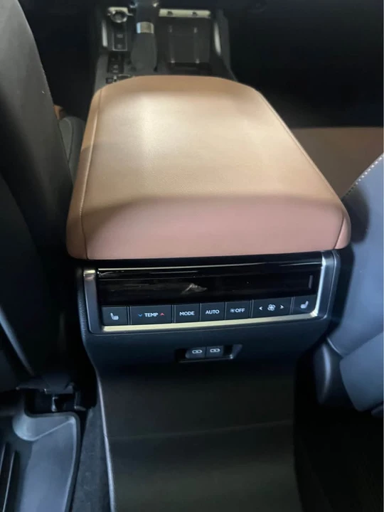 2025 Lexus GX 3rd Gen - Image 12 of 13