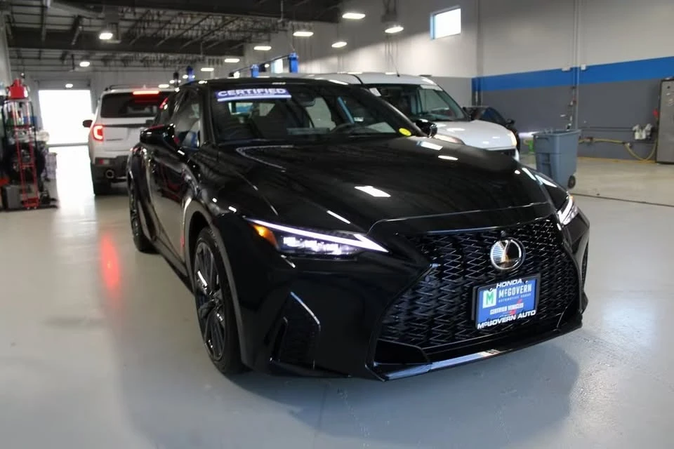 2025 Lexus IS 3rd Gen - Image 10 of 15