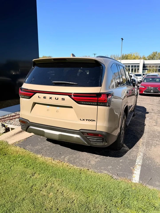 2025 Lexus LX 3rd Gen - Image 4 of 12