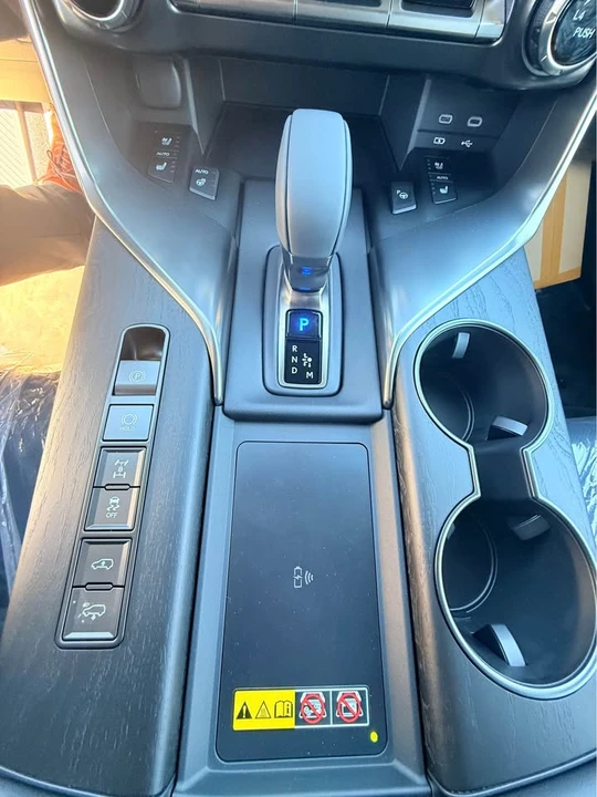 2025 Lexus LX 3rd Gen - Image 9 of 12