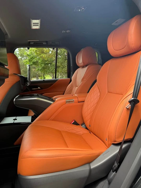 2025 Lexus LX 4th Gen - Image 6 of 7