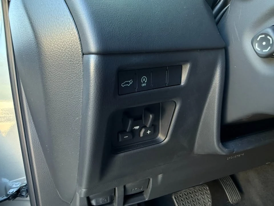 2025 Lexus LX 4th Gen - Image 9 of 20