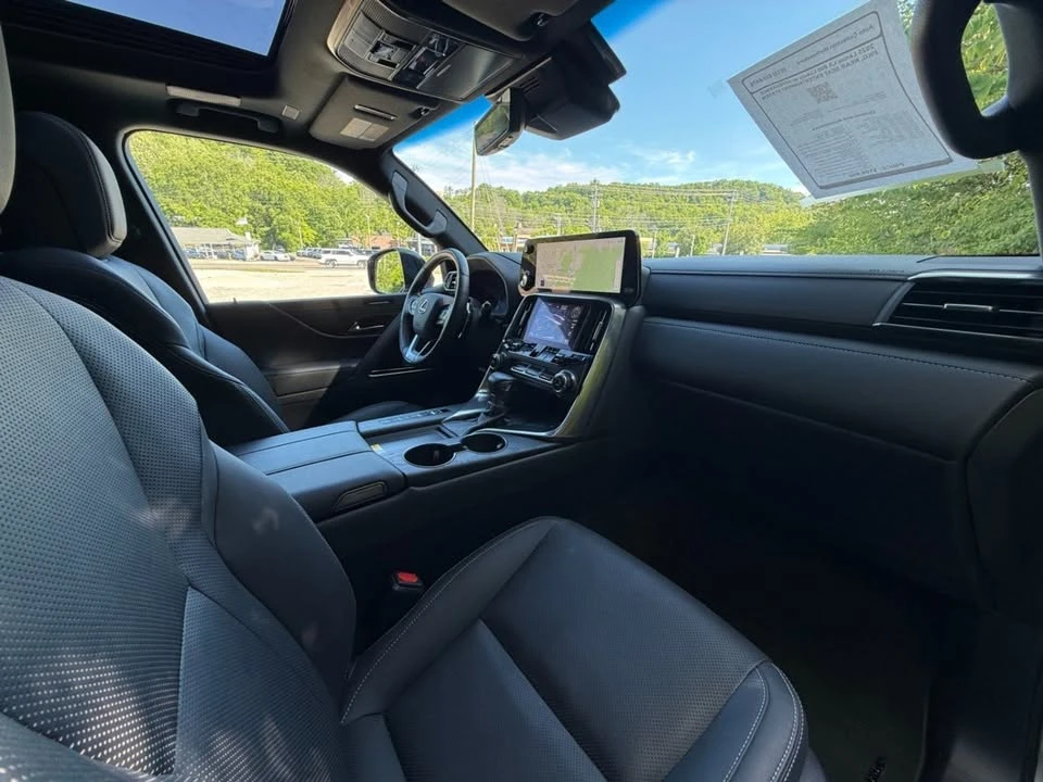 2025 Lexus LX 4th Gen - Image 19 of 20