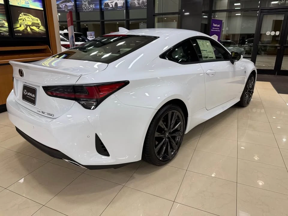 2025 Lexus RC - Image 6 of 11