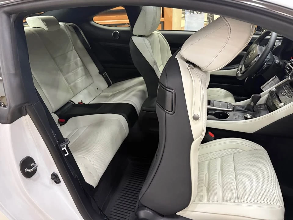 2025 Lexus RC - Image 10 of 11