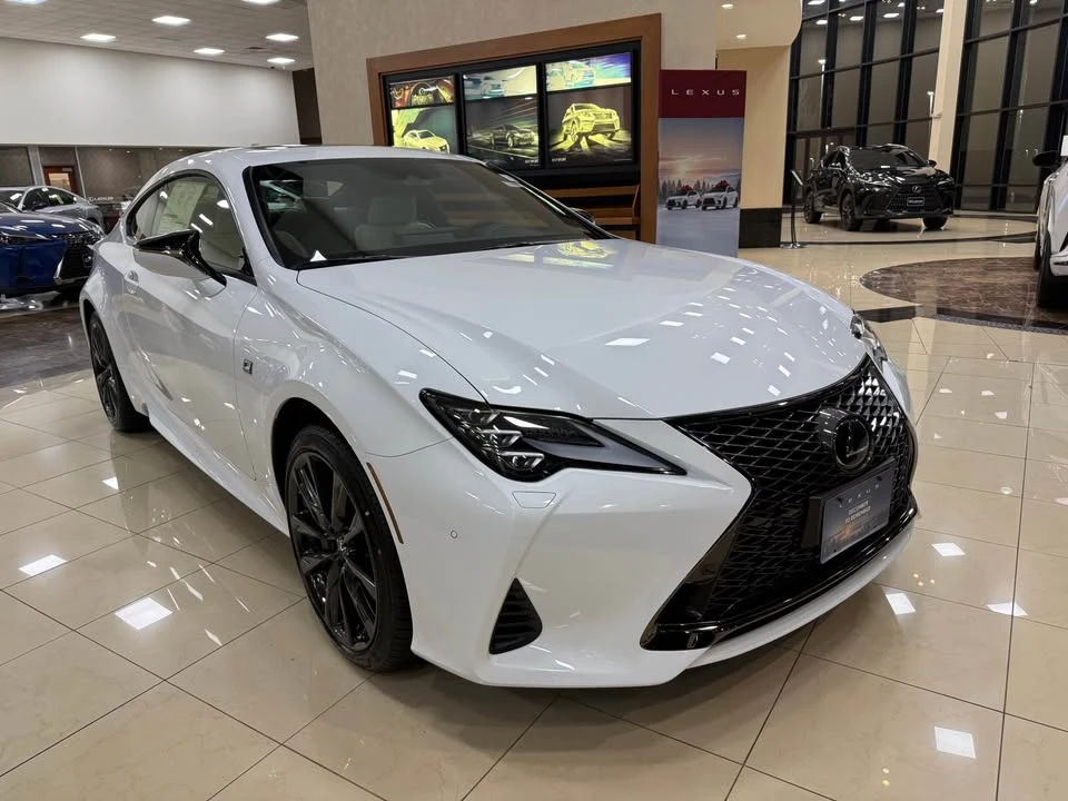 2025 Lexus RC - Image 5 of 11