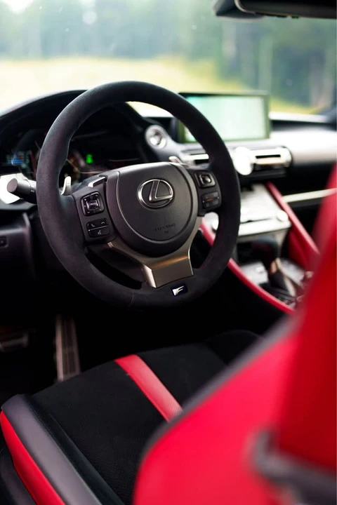 2025 Lexus RC F - Image 7 of 7
