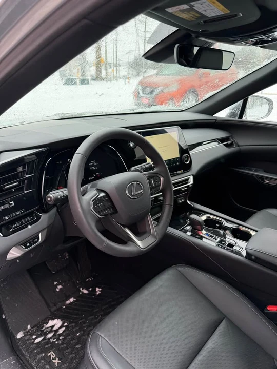 2025 Lexus RX 5th Gen - Image 13 of 19
