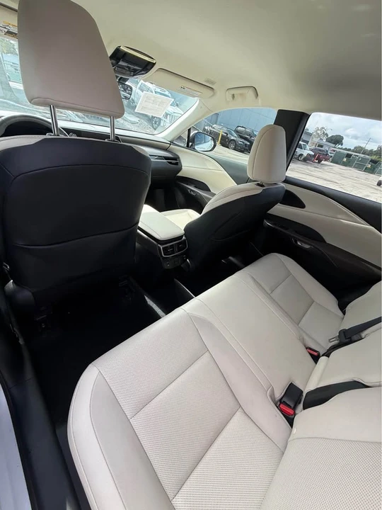 2025 Lexus RX 5th Gen - Image 5 of 9