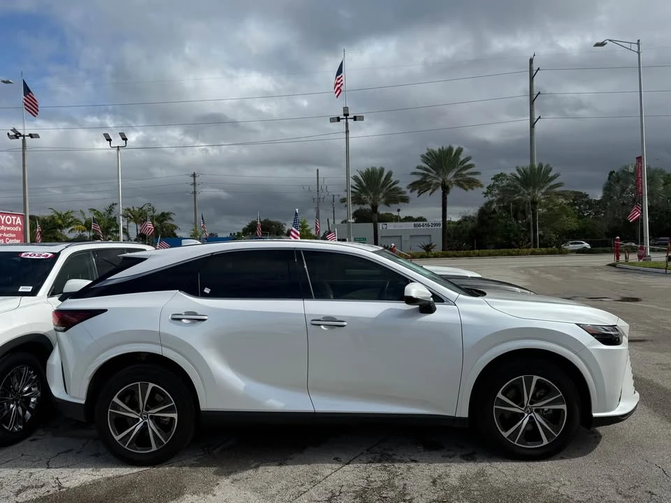 2025 Lexus RX 5th Gen - Image 3 of 9
