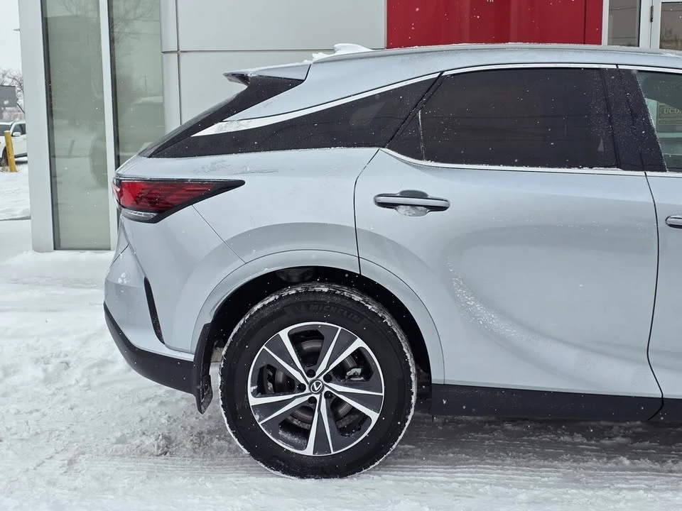 2025 Lexus RX 5th Gen - Image 4 of 11