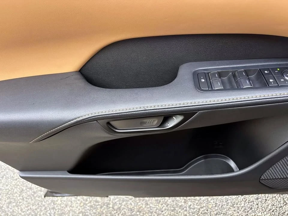 2025 Lexus RX 5th Gen - Image 13 of 20