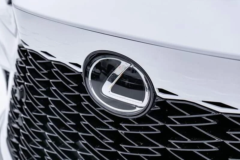 2025 Lexus RX 5th Gen - Image 8 of 20