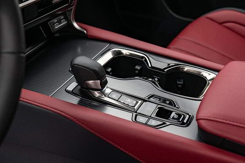 2025 Lexus RX 5th Gen - Image 11 of 20