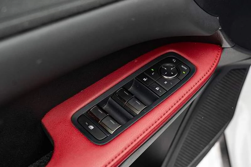 2025 Lexus RX 5th Gen - Image 9 of 20