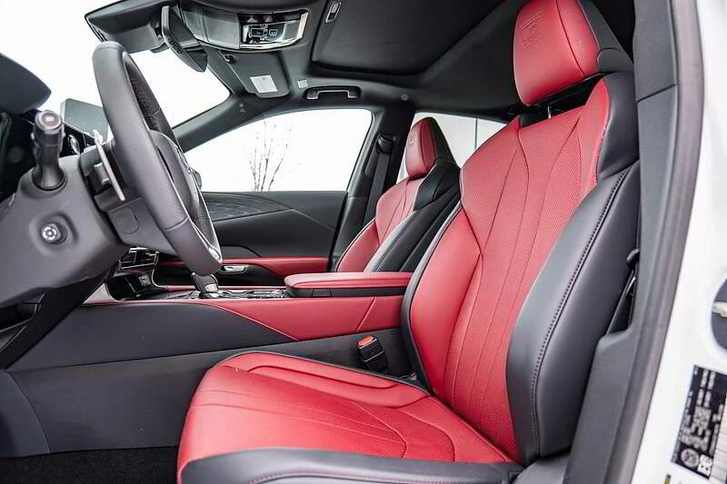 2025 Lexus RX 5th Gen - Image 17 of 20