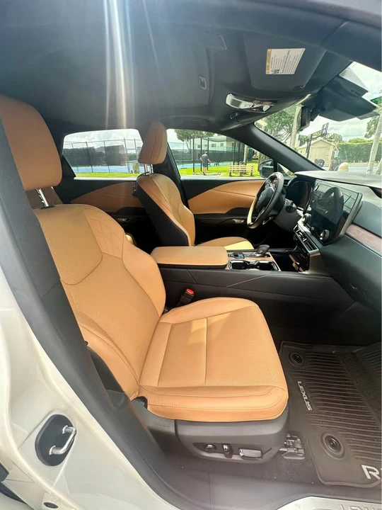 2025 Lexus RX 5th Gen - Image 7 of 9