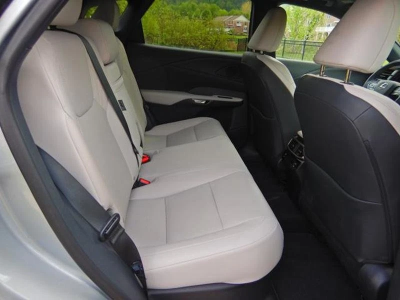 2025 Lexus RX 5th Gen - Image 12 of 19