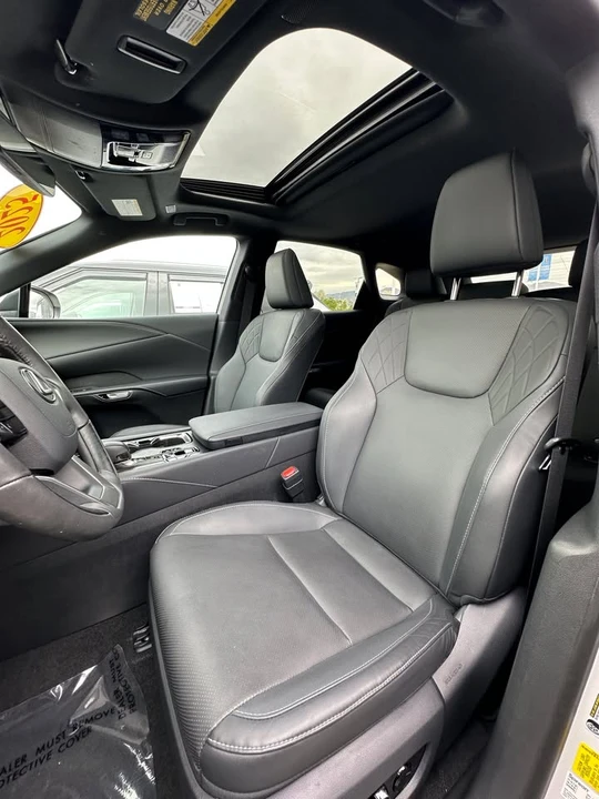 2025 Lexus RX 5th Gen - Image 7 of 20