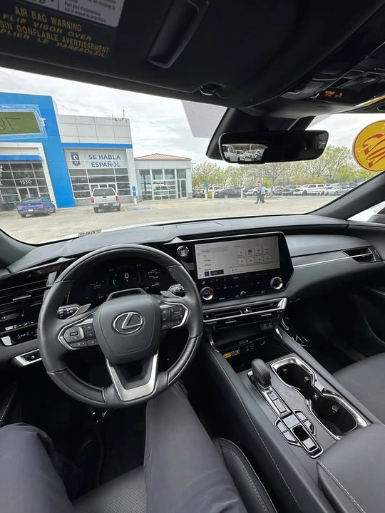 2025 Lexus RX 5th Gen - Image 8 of 20