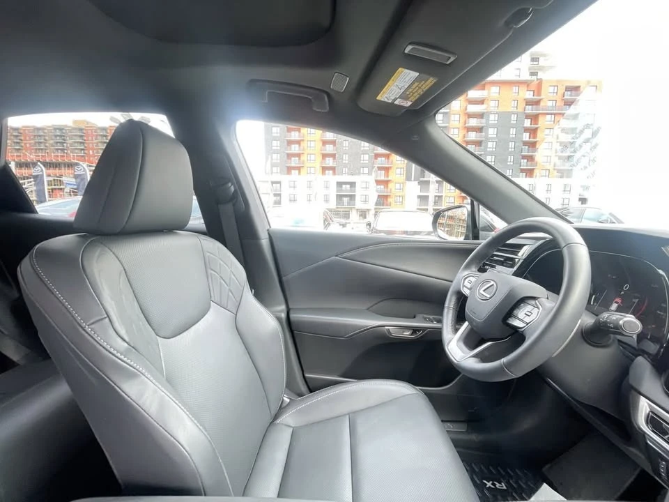 2025 Lexus RX 5th Gen - Image 19 of 20