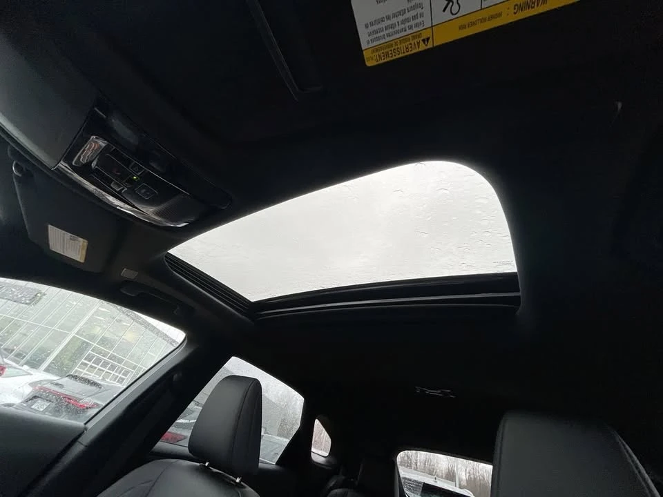 2025 Lexus RX 5th Gen - Image 16 of 19