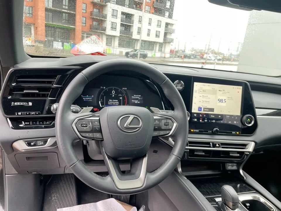 2025 Lexus RX 5th Gen - Image 11 of 19