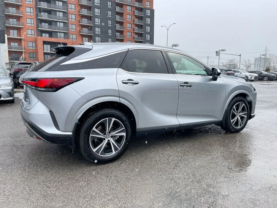 2025 Lexus RX 5th Gen - Image 14 of 20