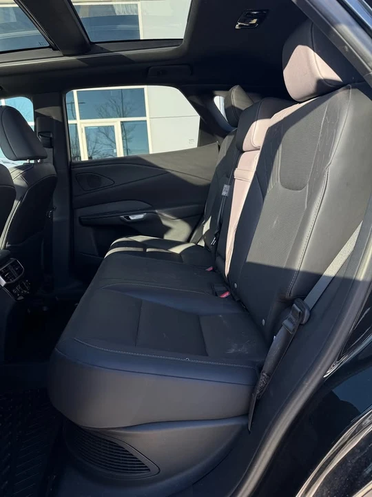 2025 Lexus RX 5th Gen - Image 9 of 10