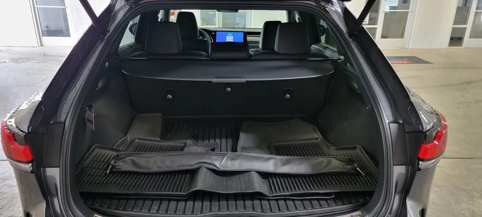 2025 Lexus RX 5th Gen - Image 12 of 19