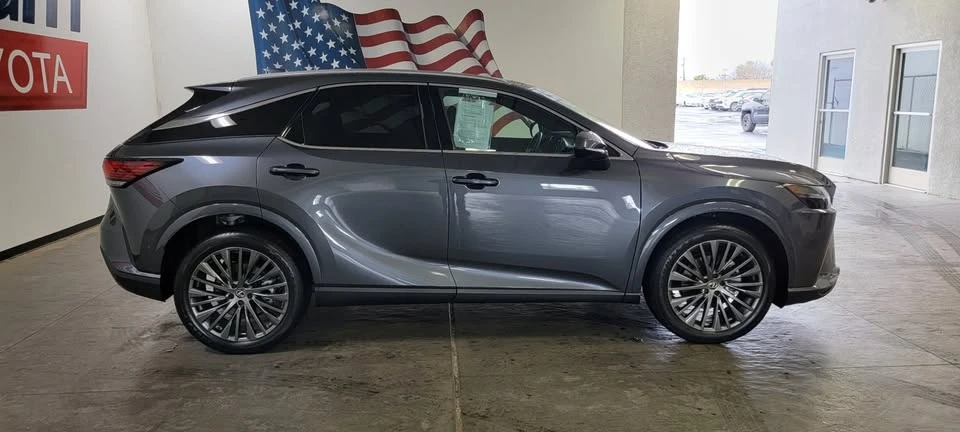 2025 Lexus RX 5th Gen - Image 2 of 19