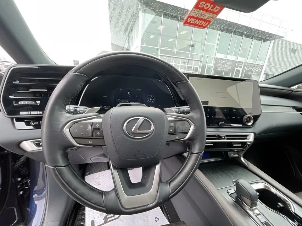 2025 Lexus RX 5th Gen - Image 9 of 19