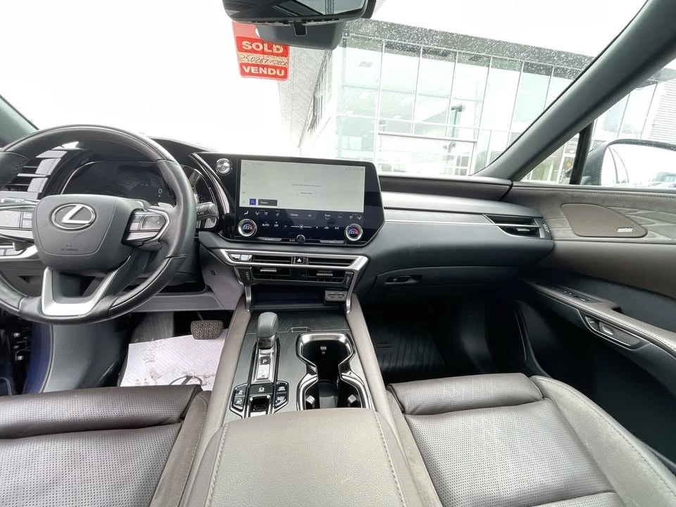 2025 Lexus RX 5th Gen - Image 15 of 19