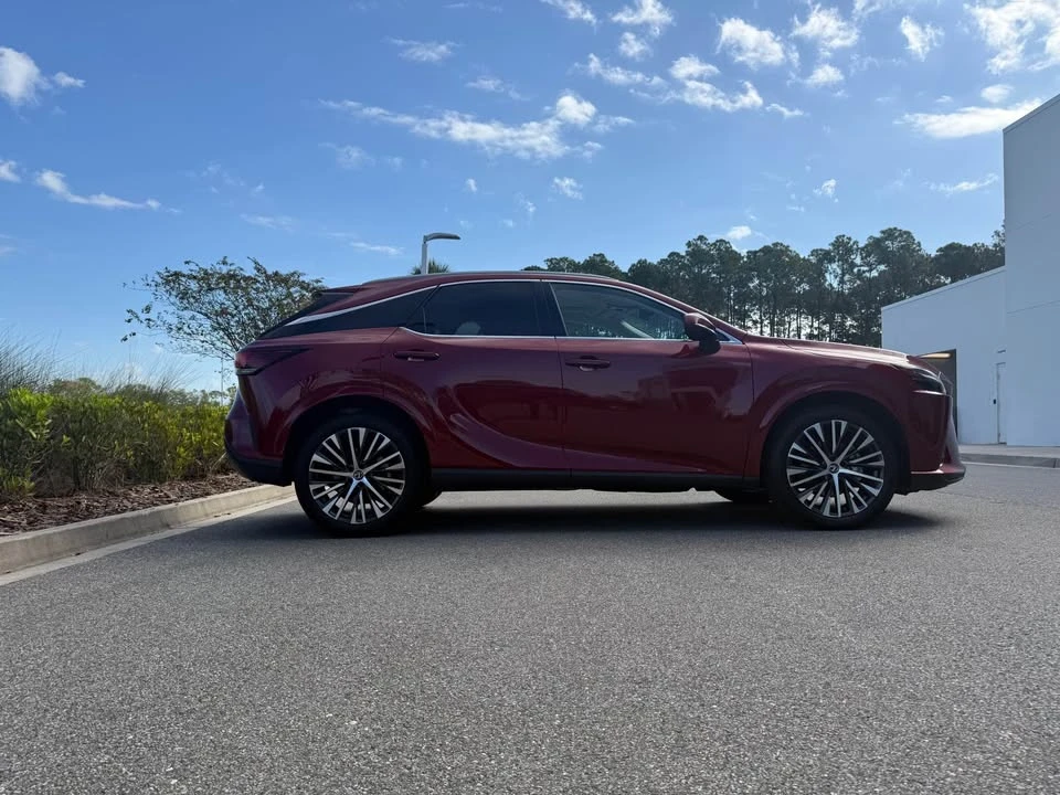 2025 Lexus RX 5th Gen - Image 3 of 6