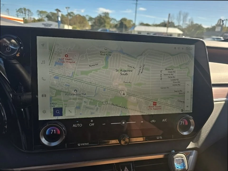 2025 Lexus RX 5th Gen - Image 17 of 20