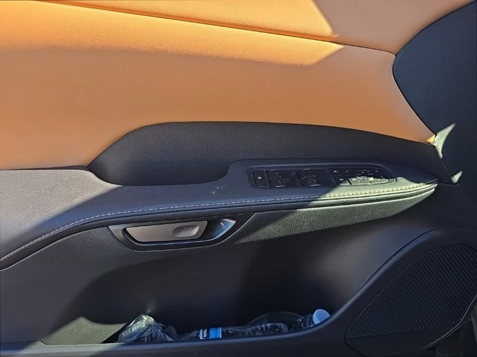 2025 Lexus RX 5th Gen - Image 8 of 20