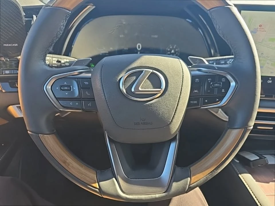 2025 Lexus RX 5th Gen - Image 13 of 18