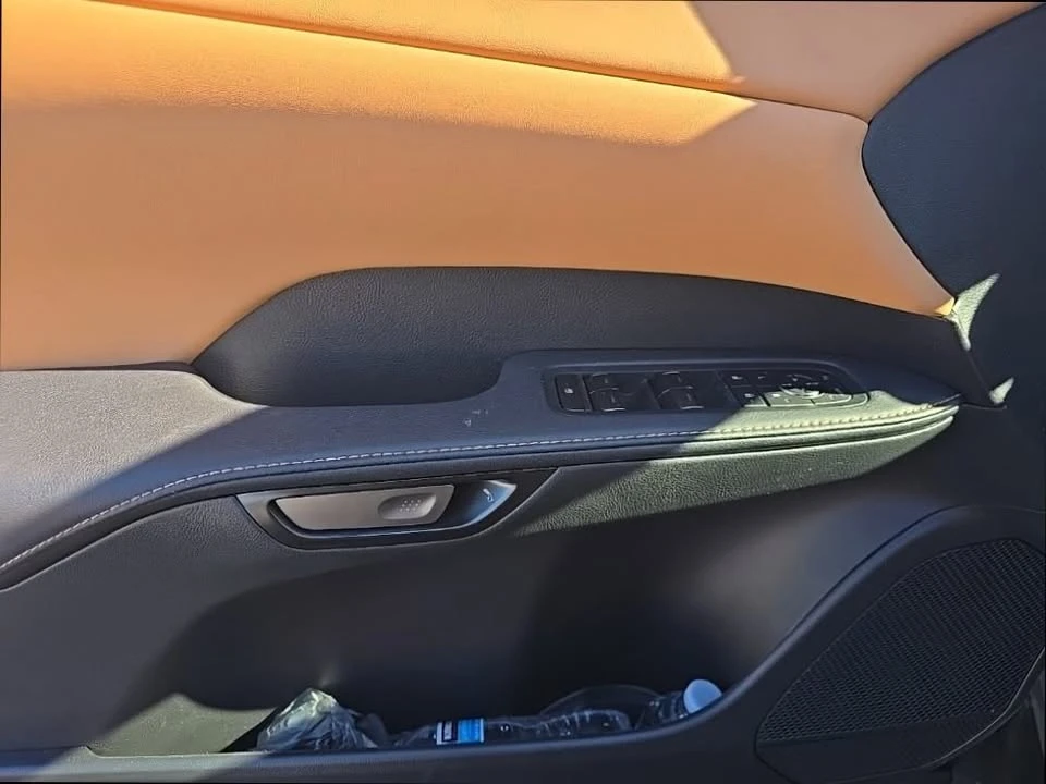 2025 Lexus RX 5th Gen - Image 7 of 18
