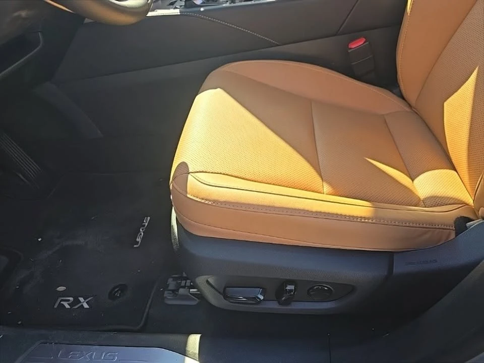 2025 Lexus RX 5th Gen - Image 8 of 18