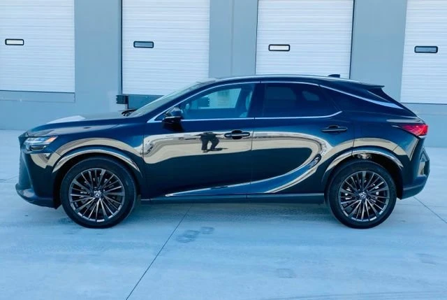 2025 Lexus RX 5th Gen - Image 8 of 17