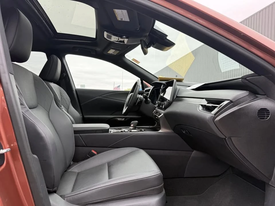 2025 Lexus RX 5th Gen - Image 11 of 15