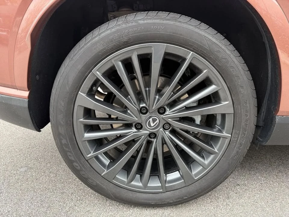 2025 Lexus RX 5th Gen - Image 12 of 15