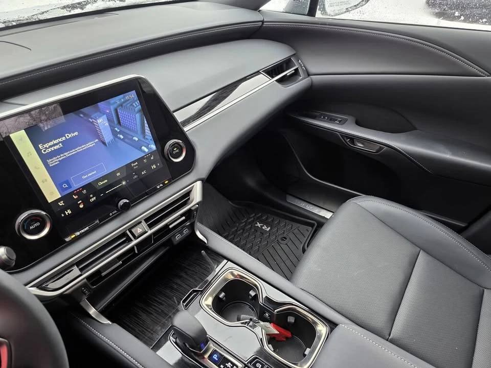 2025 Lexus RX 5th Gen - Image 4 of 7